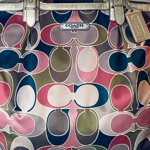 Coach Gallery Optic Tote EUC - Picture 7 of 9